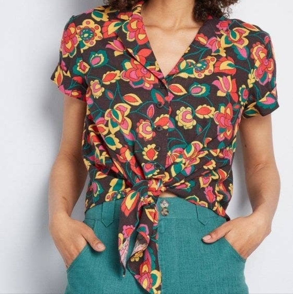 Modcloth Womens Medium Black Floral Crop Tie Front Button Blouse Collared